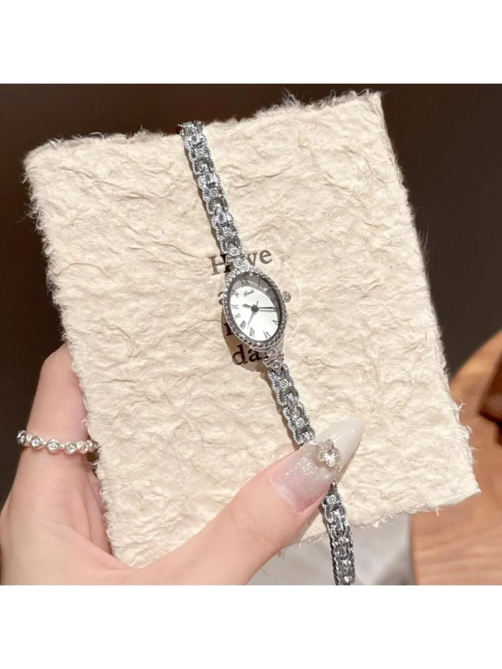 Vintage Gold Oval Quartz Watch for Women - Slim Alloy Bracelet, Elegant